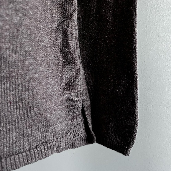 Old Navy Long Sleeve Fitted Sweater - Picture 3 of 4